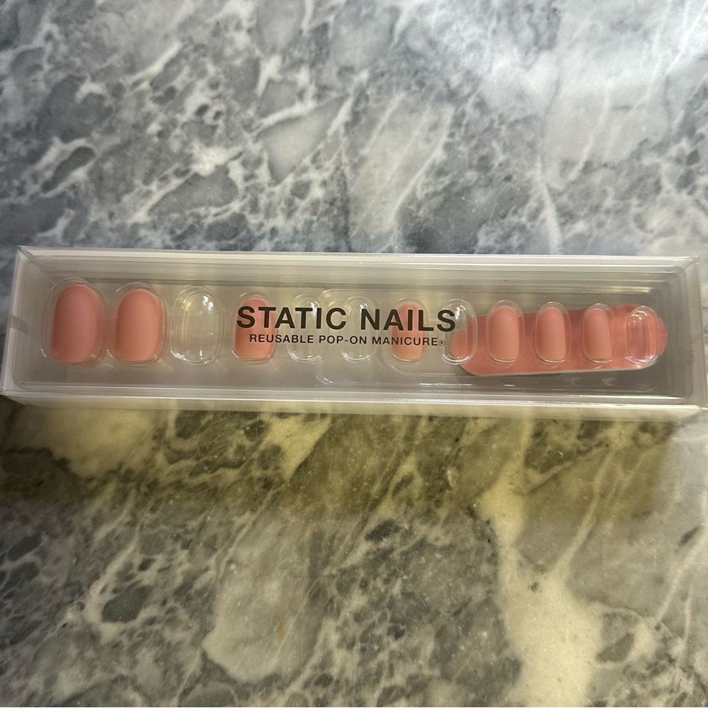 Static Nails Matte Rose Round Set